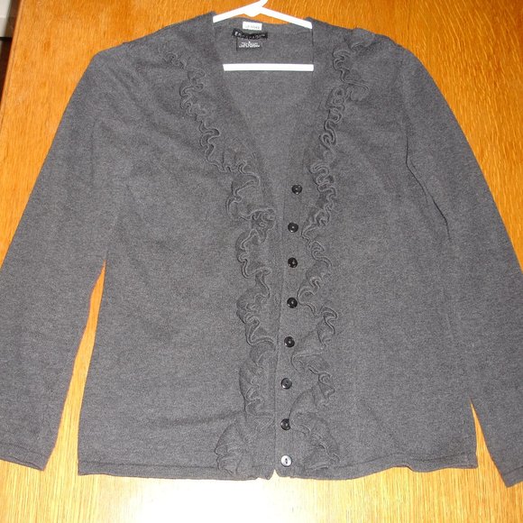 ESCAPADE Gray Small Sweater - Picture 1 of 5